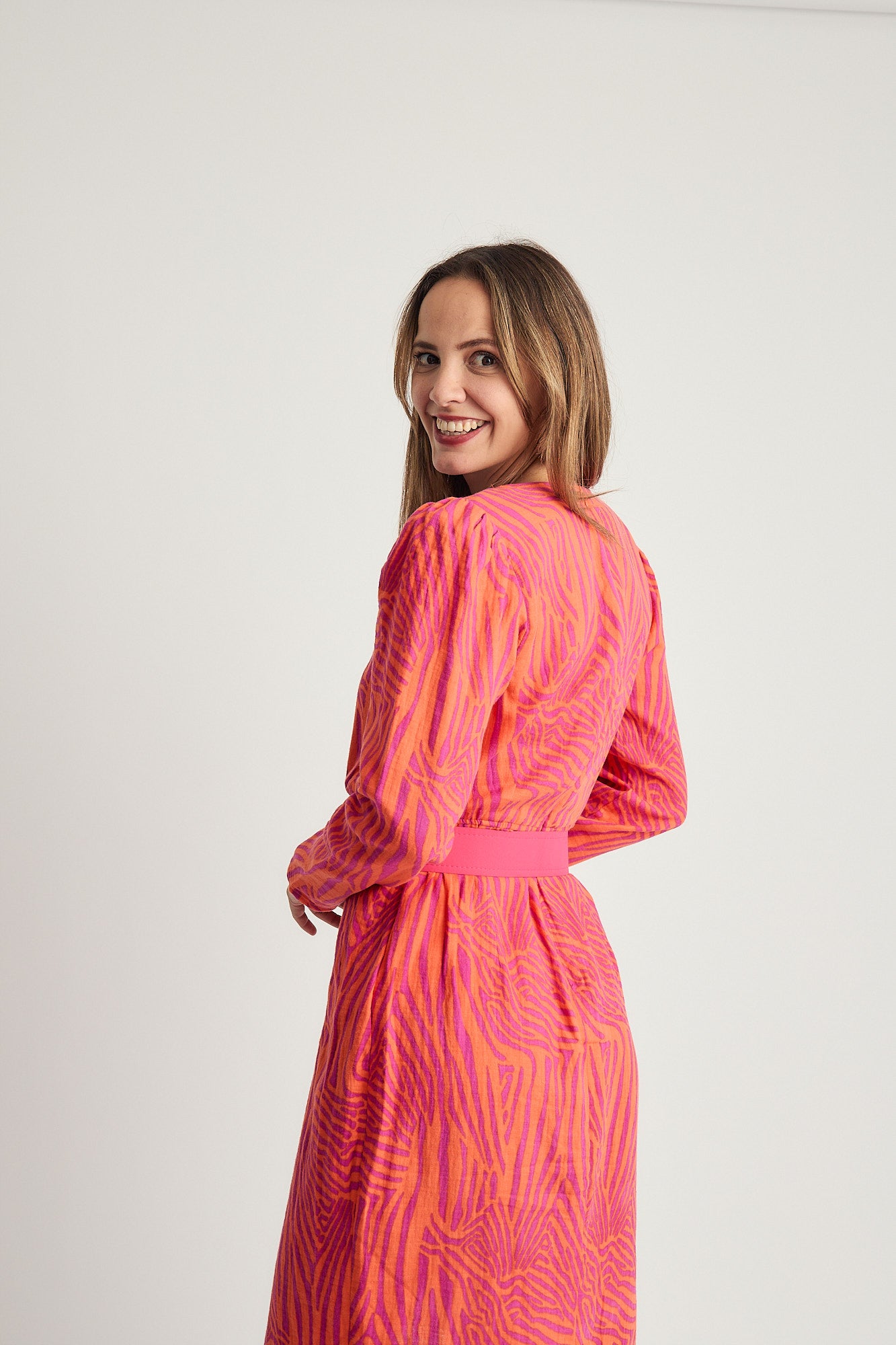 VESTIDO CORTE PROFUNDO