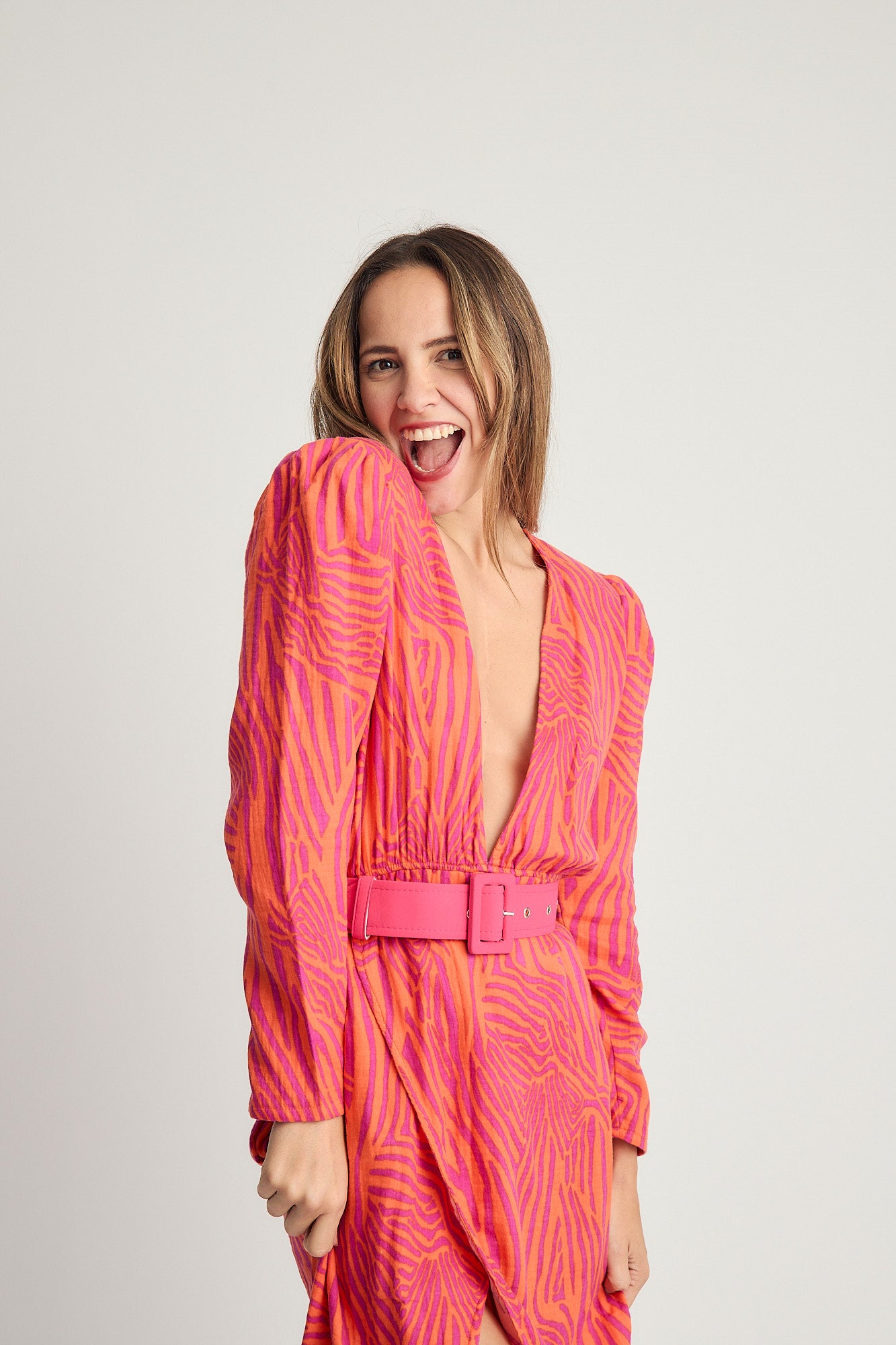 VESTIDO CORTE PROFUNDO